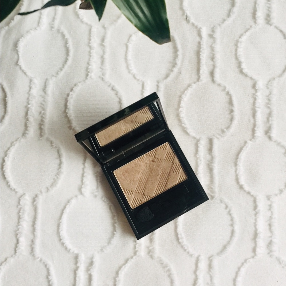 Burberry Eyeshadow in 102 Pale Barley